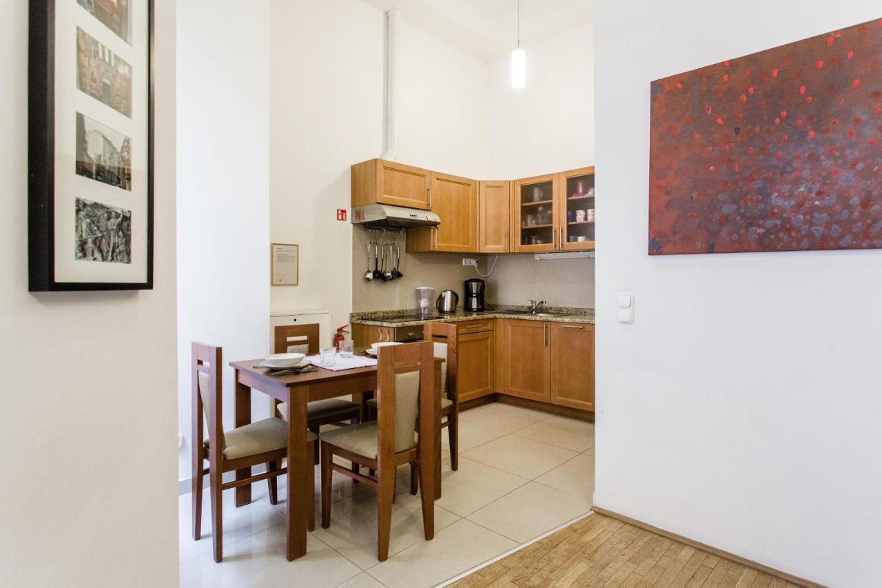 Family Suite By Heroes' Square Budapest Exterior photo