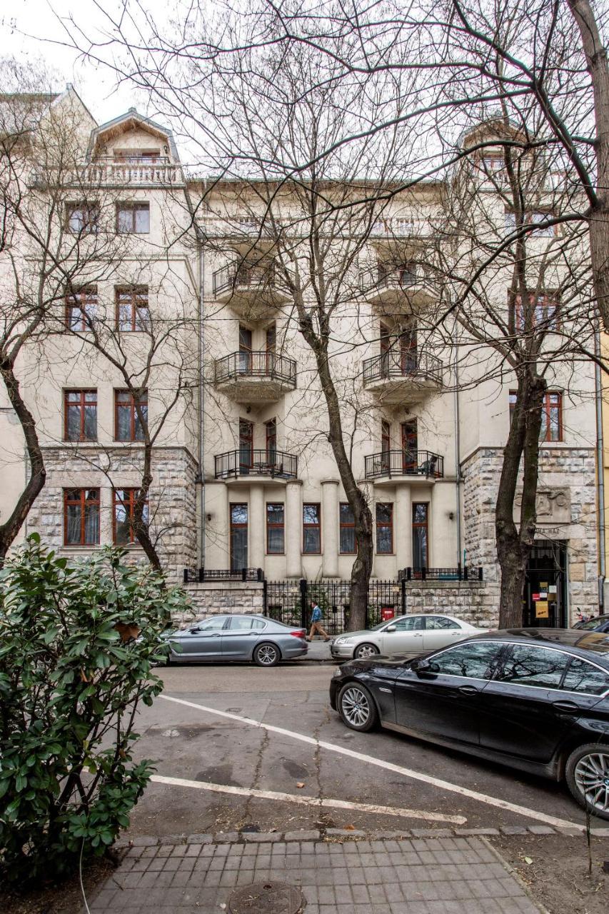 Family Suite By Heroes' Square Budapest Exterior photo