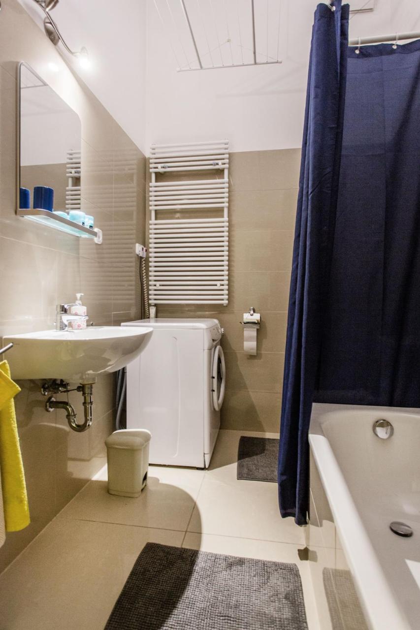 Family Suite By Heroes' Square Budapest Exterior photo