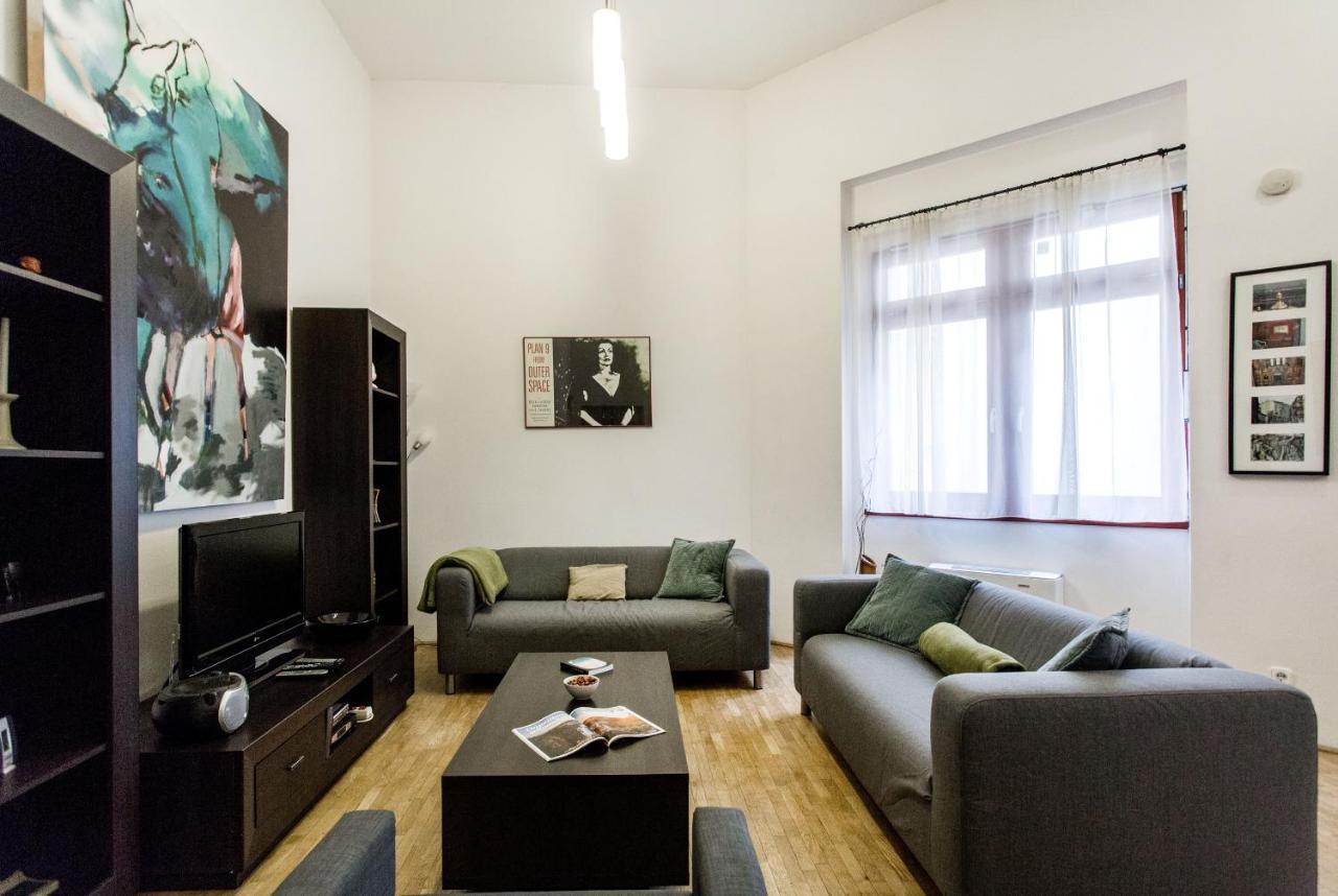 Family Suite By Heroes' Square Budapest Exterior photo