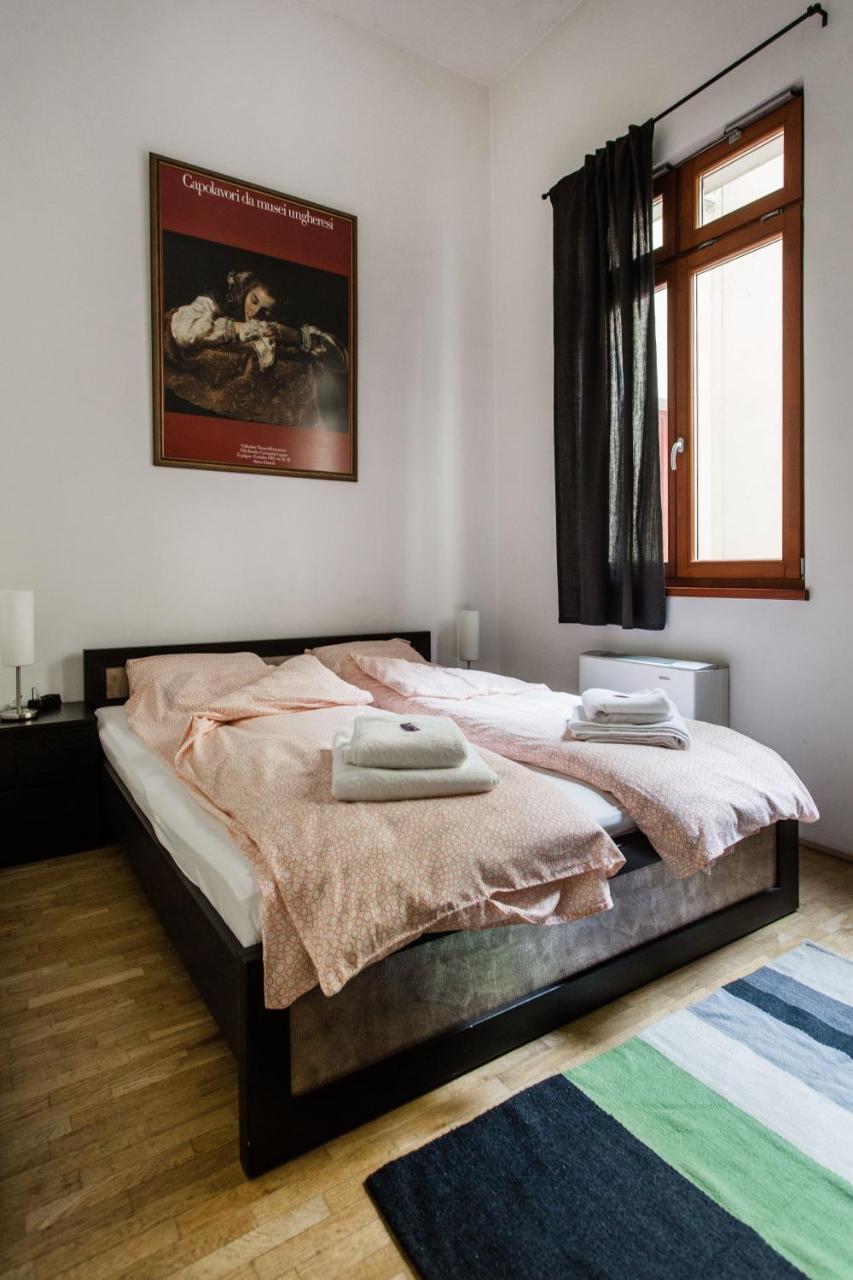 Family Suite By Heroes' Square Budapest Exterior photo